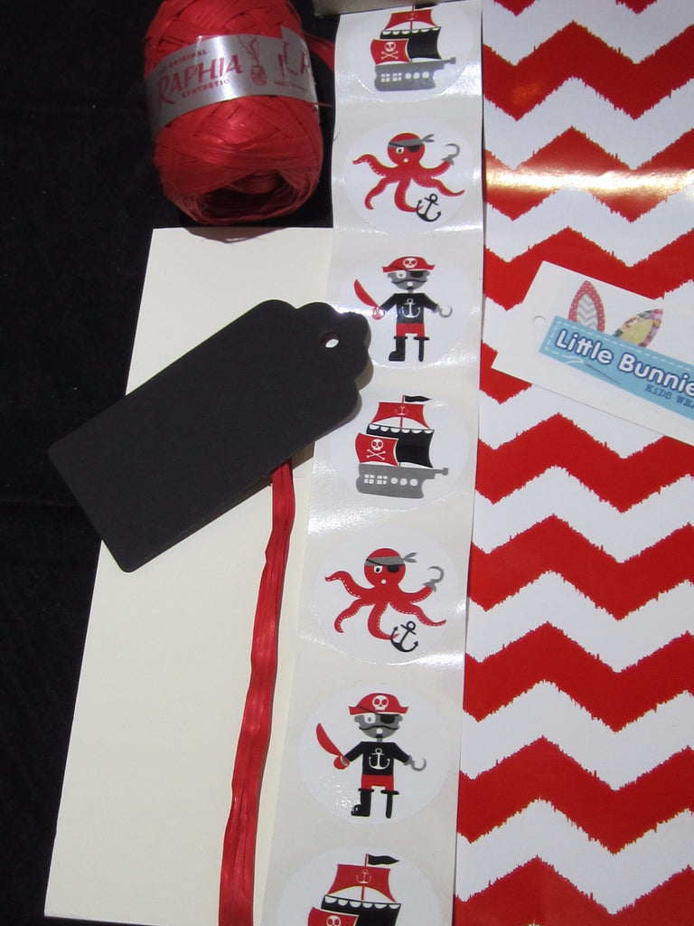 Gift Wrapping - Boy - Pirates/Red