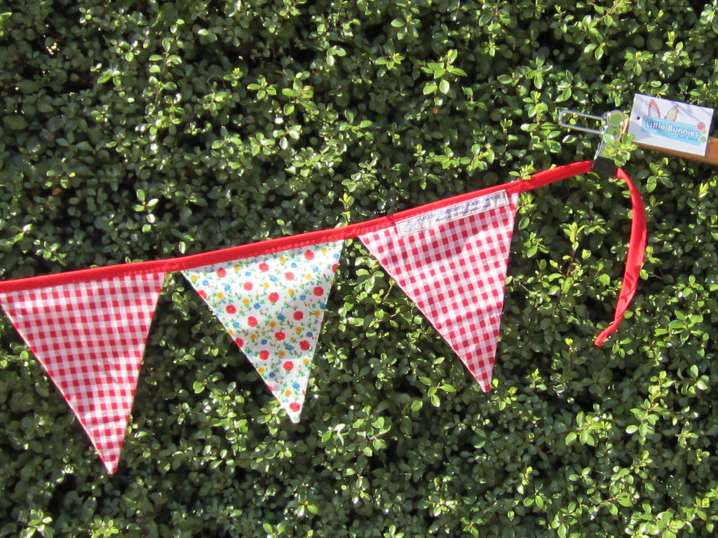 Red Gingham /Floral Bunting Flags smooth edge
