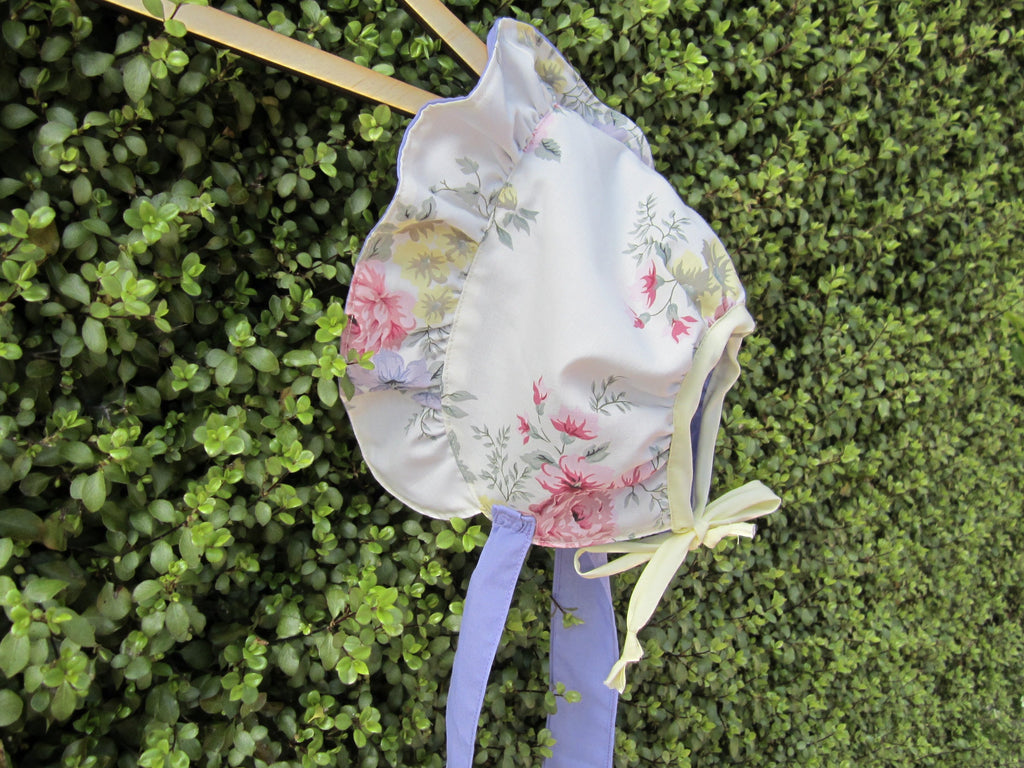 Size 1 Bonnet ruffle brim floral - adjustment on back (Size 1 -2)